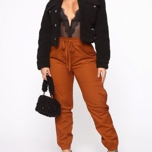 FASHION NOVA- Cross Roads Jogger